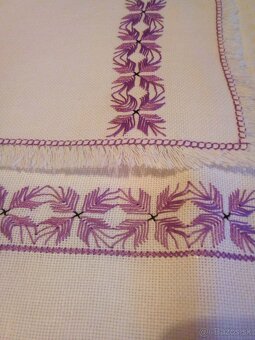 Ručne vyšívané obrusy 3 - 17