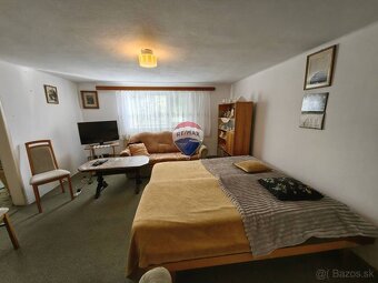 Rodinný dom 4 izb,  2 kuchyne, 2 kúpelne, 260m2, pozemok 936 - 17