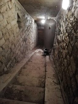 ZNÍŽENÁ CENA LEN U NÁS Predám - Chata s viničnou pivni - 17