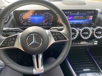 Na prodej Mercedes Benz GLA 200D - 17