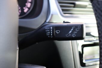 Škoda Rapid Spaceback SB 1.6 TDI 90k Ambition - 17