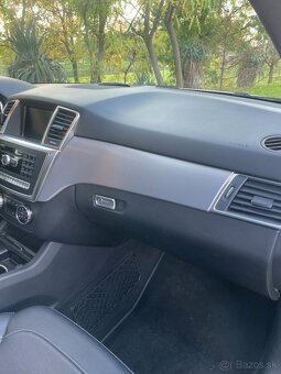 Mercedes-Benz ML500 - 17