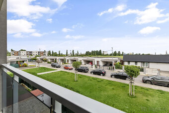 2-izbový byt s nadštandartnou výmerou a parkovacím miestom - 17