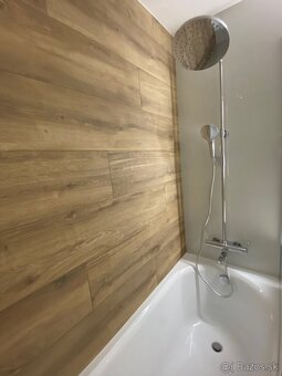 Štýlový a moderne zrekonštruovaný 3-izbový byt s loggiou  | - 17