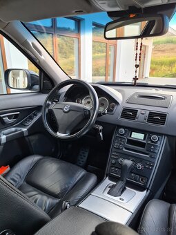 Volvo XC90 2.4 D5 7 miestne - 17