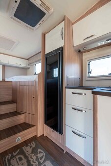 Autokaravan 2022 Bürstner IXEO 726G – Plne vybavený 🚐✨ - 17
