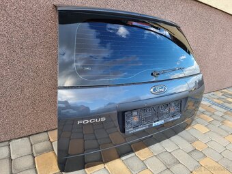 Ford Focus Combi predný náraznik - 17
