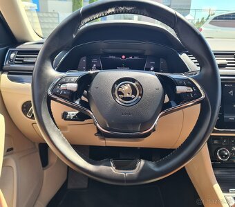ŠKODA SUPERB COMBI 2.0 TDI SCR STYLE DSG - 17