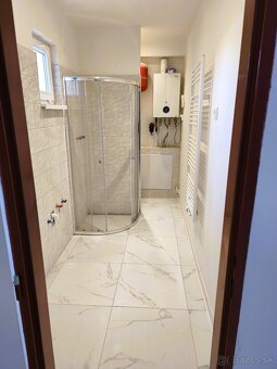 Zrekonštruovaný 3-izbový rodinný dom - 17