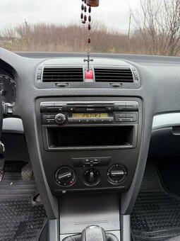 Škoda Octavia 2 Kombi 1.9 TDI SOLO - 17