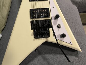 Predám Jackson Randy Rhoads 32 Ivory - 17