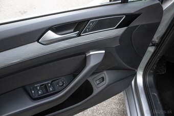 Volkswagen Passat Variant 2.0 TDI Elegance DSG - 17