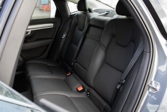 Volvo S90 D4 2.0L Drive-E Momentum A/T8 - 17