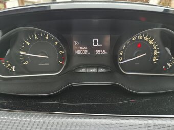 Peugeot 2008 1.2 PureTech  Style  SUV - 17