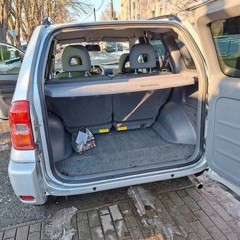 Toyota RAV4 1.8 VVTi 5D benzín - 17