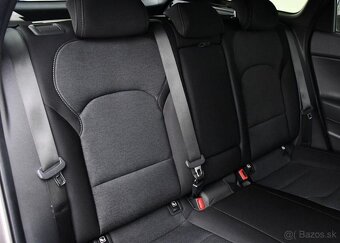 Hyundai i30 1.5 T-GDI MHEV, ČR,1.MAJ. 117 kw - 17