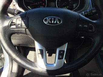 Kia Sportage 2.0 CRDi 4WD Silver  11 990 €   /   97200km - 17