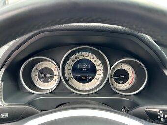 Mercedes-Benz E trieda Sedan 200 CDI... 72 654 km - 17