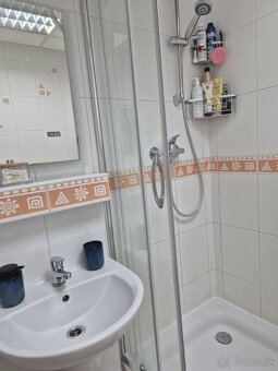 3-IZBOVÝ BYT S BALKÓNOM - JUH - 17