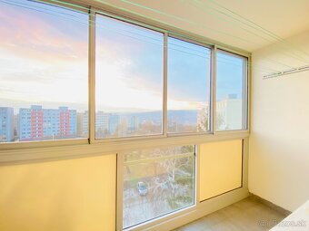 NA PRENÁJOM VEĽKÝ 3-IZBOVÝ BYT S DVOMA LOGGIAMI, UL. FÁBRYHO - 17