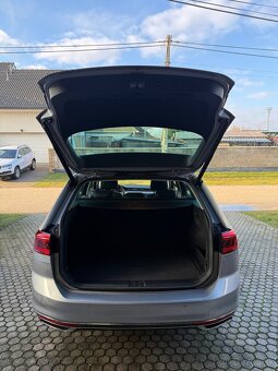 Volkswagen Passat Variant 2.0 TDI EVO Elegance DSG - 17
