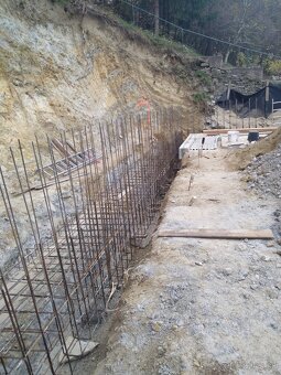 Monolit, oporne múry - 17