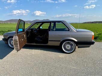 Bmw E30 coupe - 17