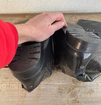 dámske gumené čižmy - 17