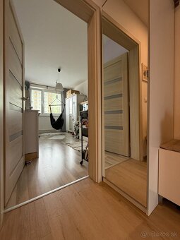 Moderne kompl. zrekonštruovaný 4i byt s loggiou - Hrobákova - 17