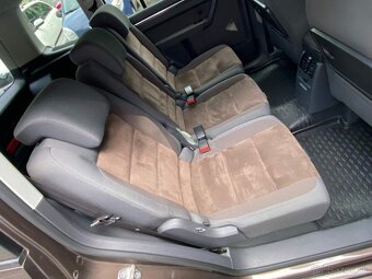 VW Touran 1.4 TSI 103 kW Highline 2010 xenony tažné serviska - 17