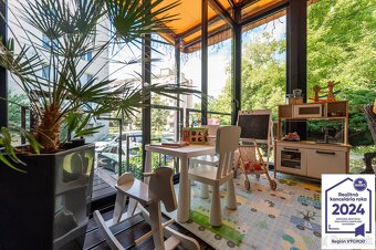 Odstúpenie prevádzky "KAVIAREŇ CLUB K2" na Štúrovej ulici - 17