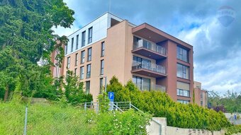 Predaj 3-izbový apartmán 81 m2, balkón 18 m2, výťah, garážov - 17
