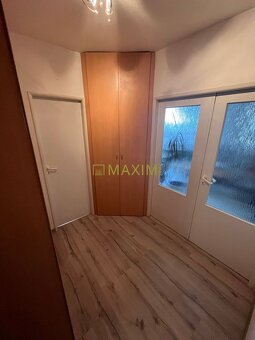 Moderný 2 izbový byt na Južnej ulici, klimatizácia, stačí sa - 17