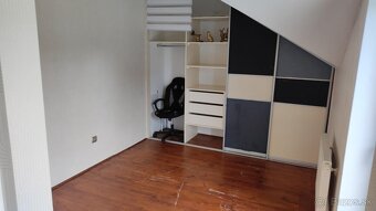 NOVINKA 5i RD pripravený na okamžité bývanie v pokojnej lo - 17