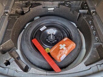 Land Rover Discovery Sport 2.0L HSE A/T9 150k 4x4 (diesel) - 17