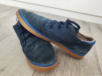 ADIDAS 41-42 - 17