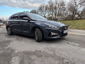 hyundai i30 cw combi 1,6 crdi nafta r.v. 9/2020 - 17