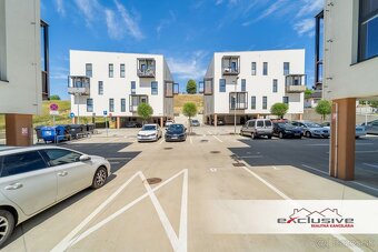3 IZBOVÝ BYT – TRNKOV, 69 M², PARKOVACIE STÁTIE - 17
