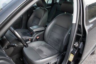 Škoda Octavia Combi 2.0 TDI 4x4 Scout - 17