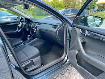 Škoda Octavia Combi 2.0 TDI Style DSG - 17