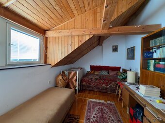 MAĎARSKO - GONC 6 IZBOVÝ POSCHODOVÝ RD S TERASOU, PIVNICOU,  - 17