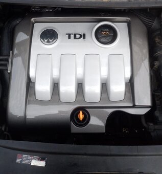 Volkswagen Touran - 17