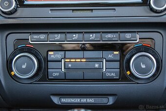 Volkswagen Jetta 2.0 TDI Highline - 17