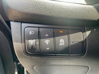 Kia Ceed 1,6 CRDi GOLD - 17