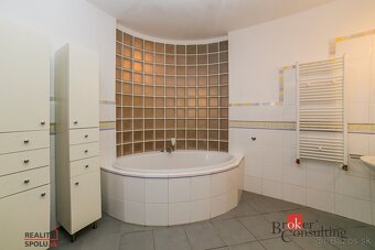 Ideálne rodinné bývanie v srdci Bratislavy - Zámocká ulica - 17