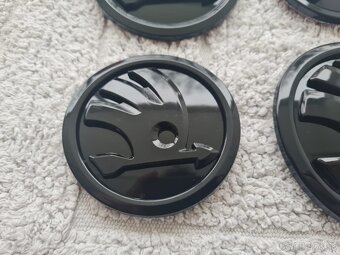 Čierne / karbónové znaky - logo na ŠKODA - 17