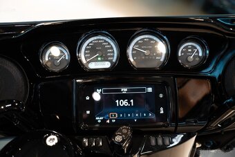 Harley Davidson Street Glide ULTRA LIMITED - 17