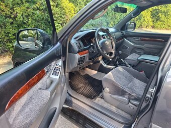 Toyota Land Cruiser - 17