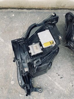 Dynamic xenon bmw E60/E61 natáčacie predfacelift - 17