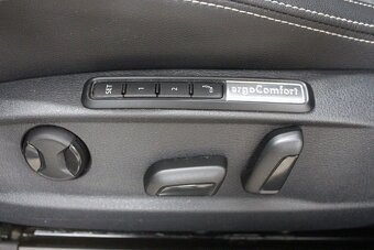 Volkswagen Passat Variant 2.0 TDI Elegance DSG - 17